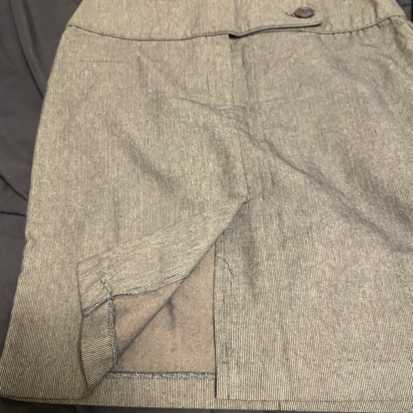 Short pencil skirt - Picture 2 of 5